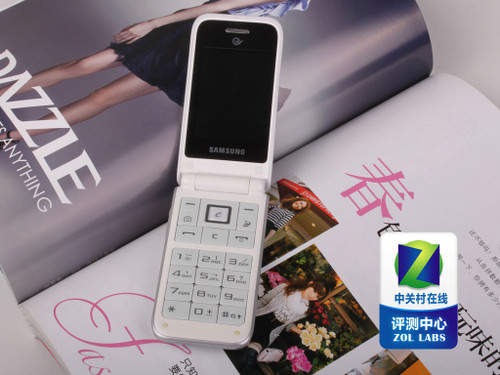 天翼3G定制+素雅翻蓋設(shè)計(jì) 三星S559評測 